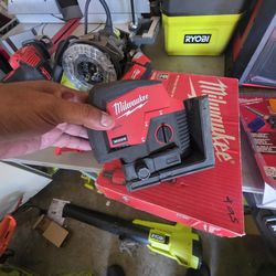Milwaukee M12 laser level ( tool only)