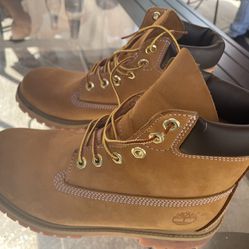 Timberland Original Boots (runs Great For 8 Woman’s Size)
