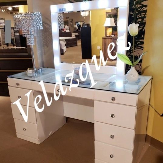 ✅️ WHITE VANITY DESK AND MIRROR 