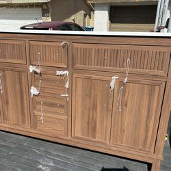 New  Assembled in good condition Double sink 60 in