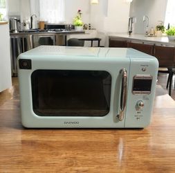 Like New-Nice Classic Retro Modern Style Microwave