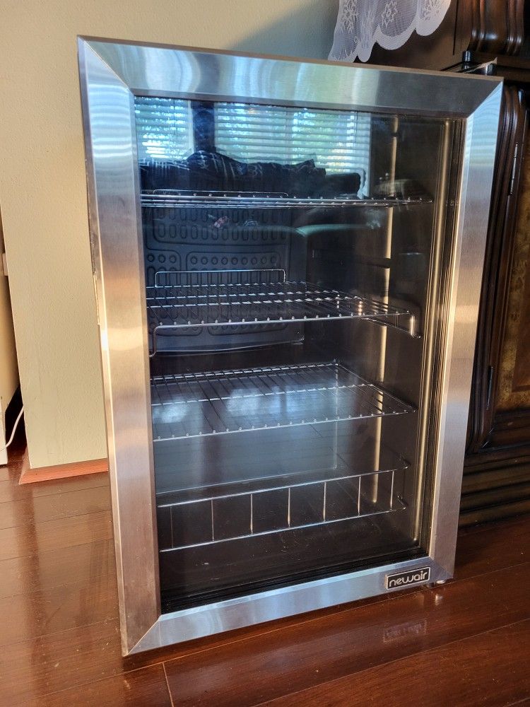 NewAir Stainless Steel Freestanding Beverage Refrigerator with Glass Door
