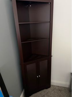 Corner Hutch