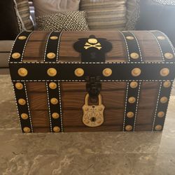 Pirate-themed treasure chest storage box