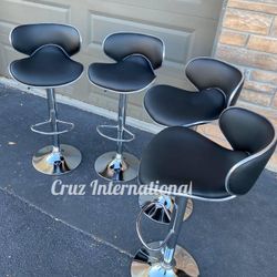 New 4 Black Bar Stools 