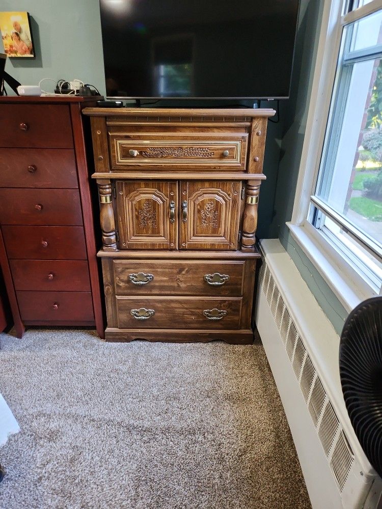 3 Drawer Two Door Chester Cabinet.
