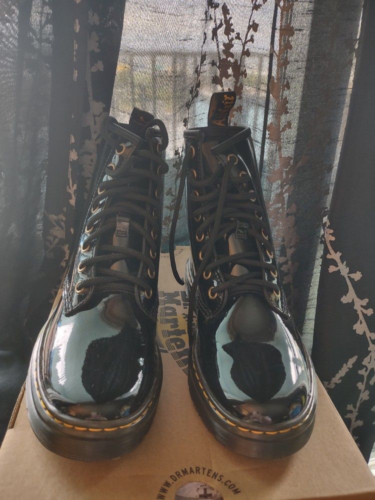 Doc Martens Zavala Patent Lamper Women's Boots