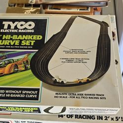 Vintage Tyco Pro 40° Hi-Banked Curve Set