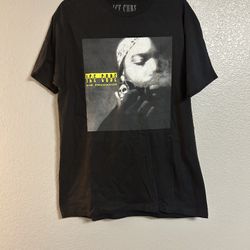 Mens black gray yellow graphic T shirt size medium