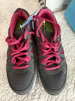 Sketchers brand new