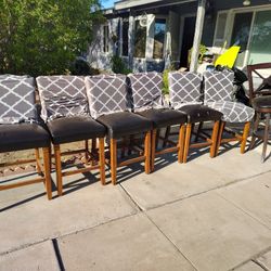 7 High Chairs 
