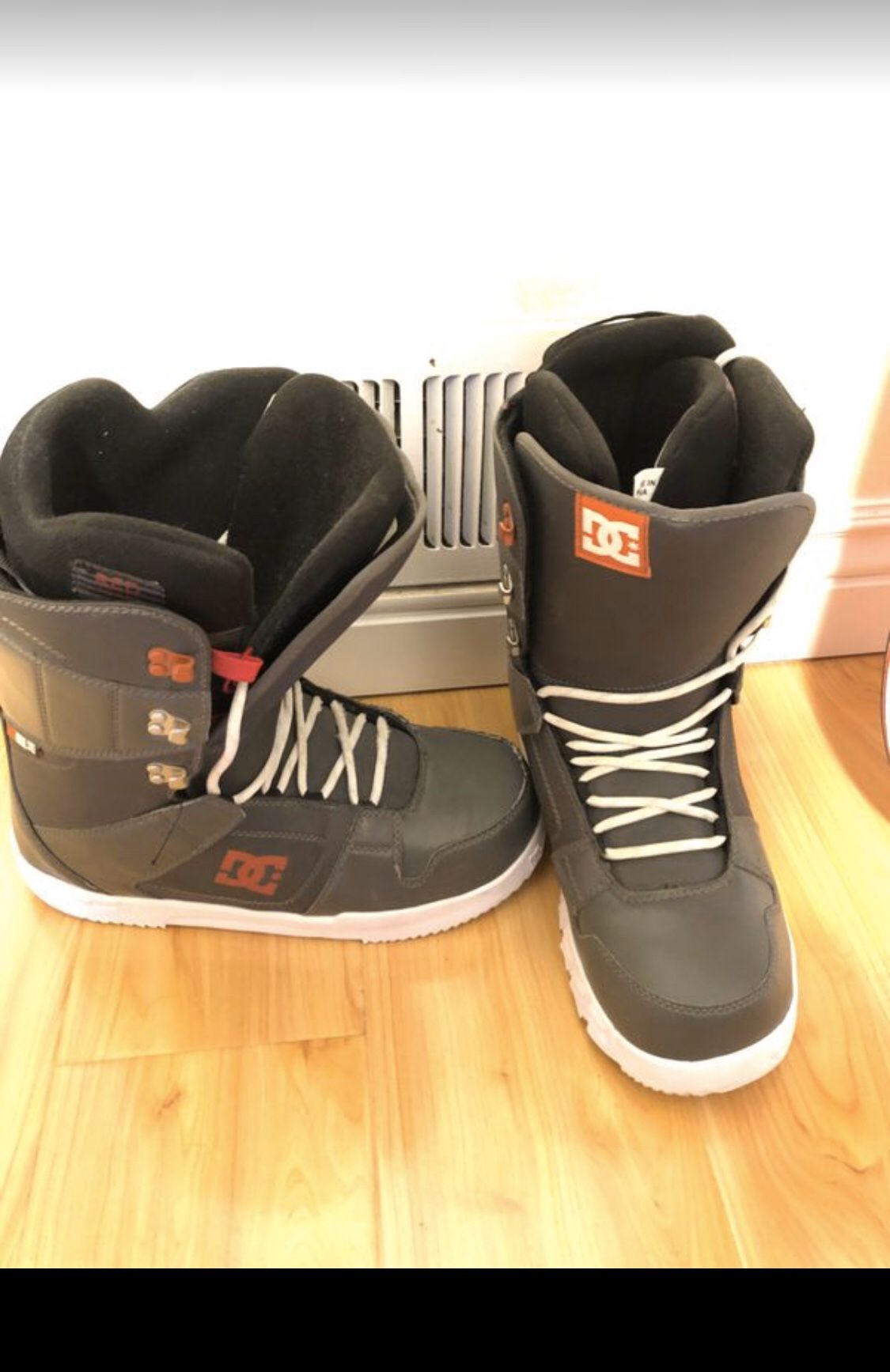 Snowboarding boots DC size 12