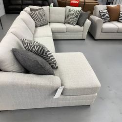 Light Gray Fabric Sectional Sofa with Chaise