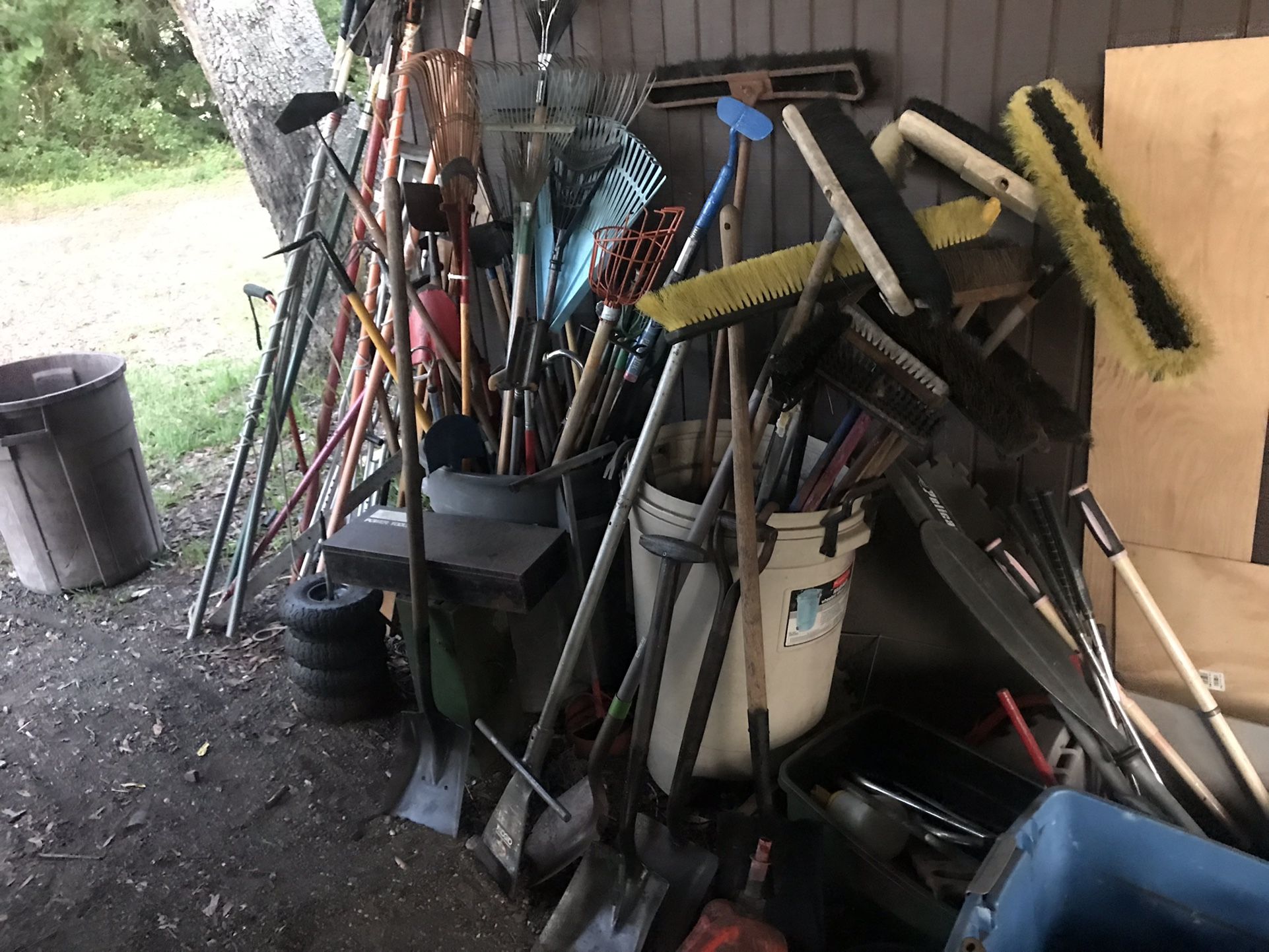 Shovels Rakes Scrappers Brooms Ladders 200 Items Cecelia Dr