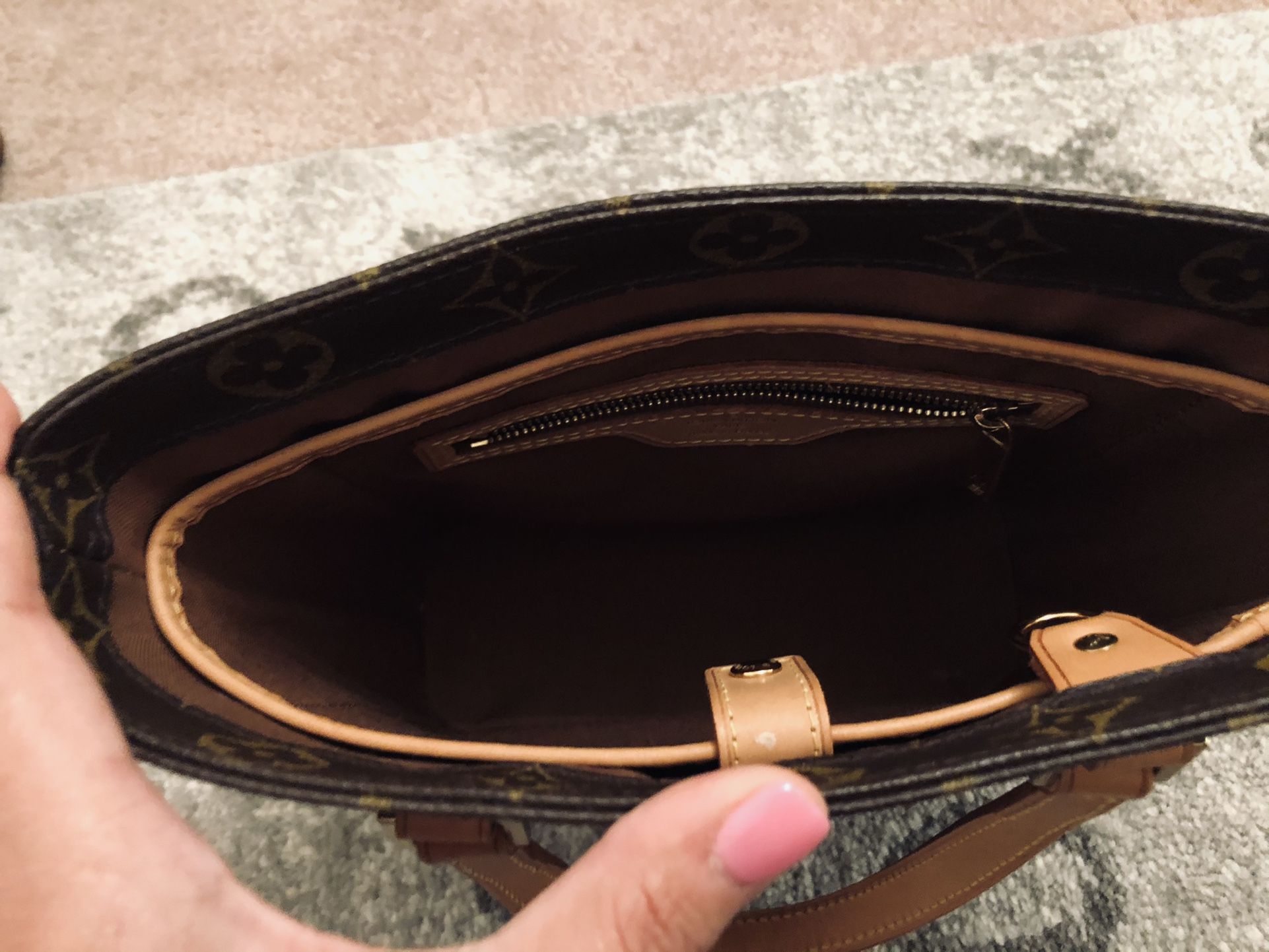 inside of a louis vuitton purse