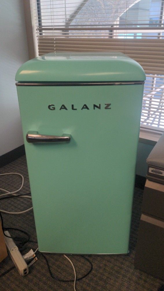 Galanz Retro Mini Fridge 2.5 cu. ft