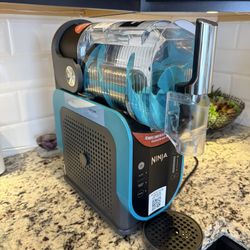 Ninja Slushi Professional Frozen Drink Maker