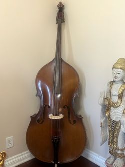 Upright acoustic double bass