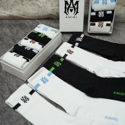 Packs of men's socks with 5 pieces