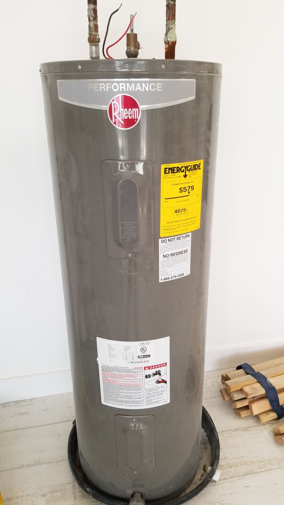Rheem water heater model XE50T06ST45U0 for Sale in Deerfield Beach, FL