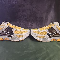 Nike Zoom Vomero 5 Size 10 – Good Condition – Bronx
