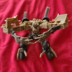 Transformer Deluxe Bonecrusher Action Figure 