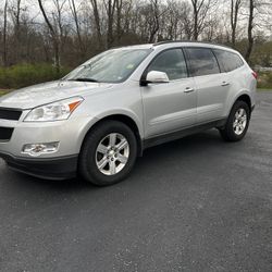 12 Chevrolet traverse. 