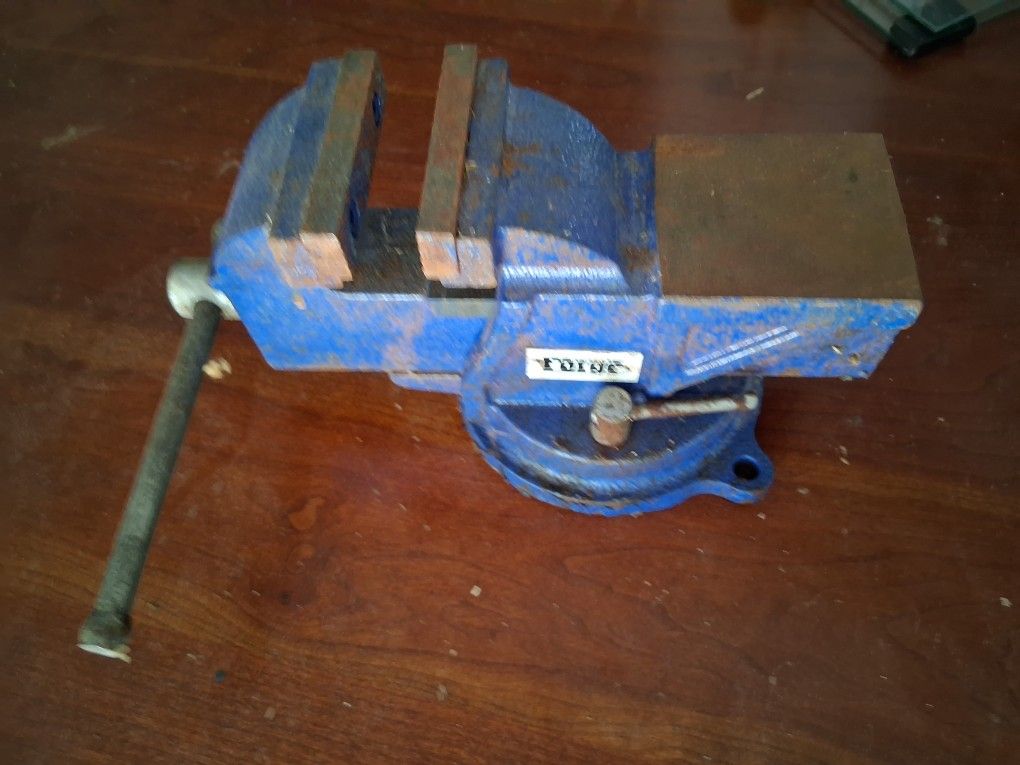 Eclipse Mechanics Vice , 3"