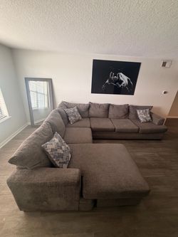 Large Gray Fabric Sectional Sofa with Chaise