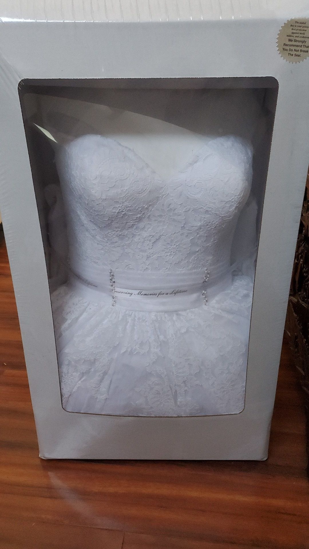 Beautiful, elegant wedding gown. Bought from Bianca's bridal.