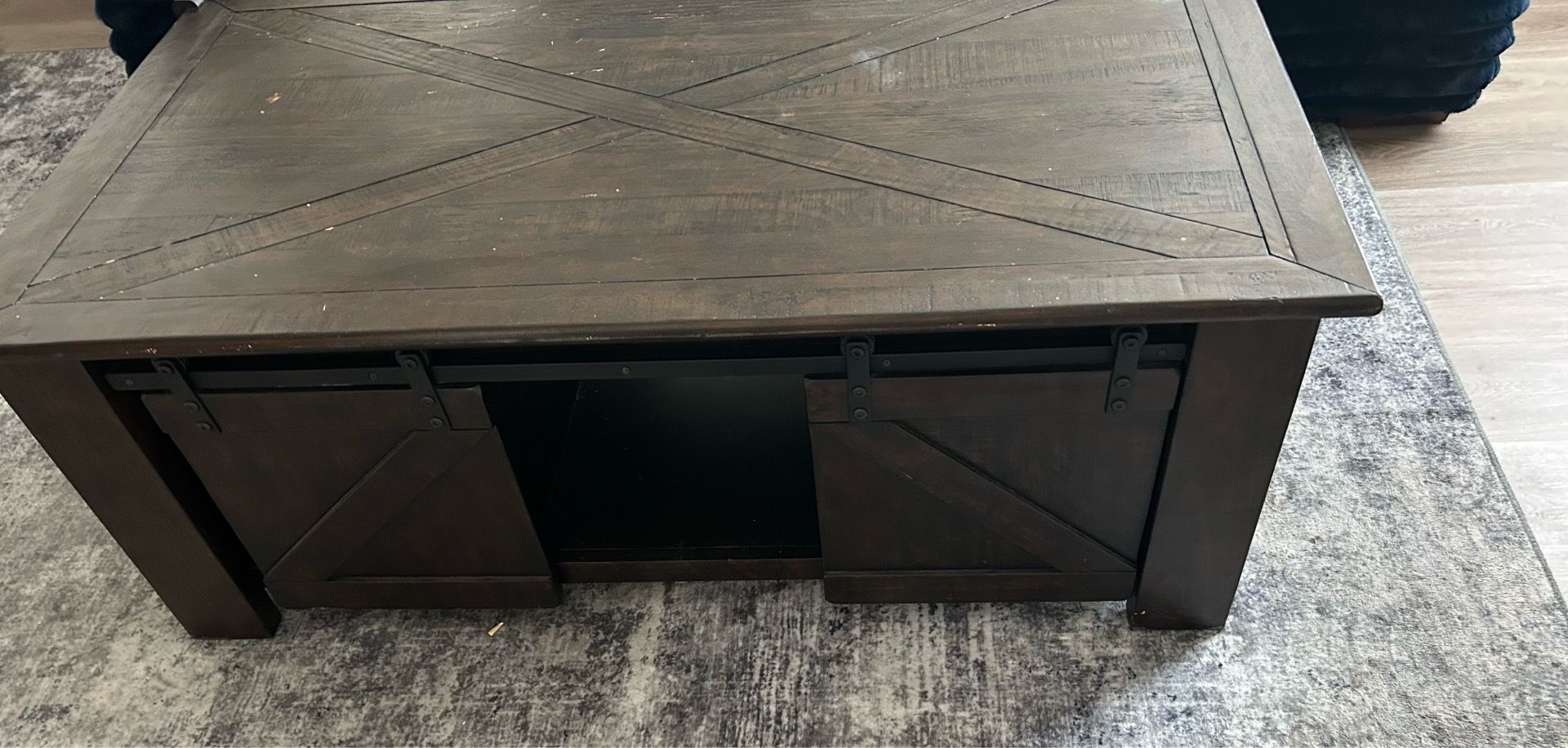 Free!!! Lift top coffee table