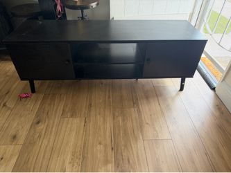 Entertainment center