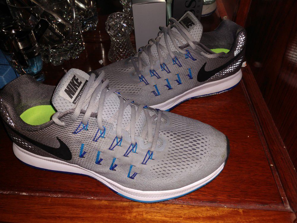 Mens Nike Air Zoom Pegasus 33 size 12 Running Shoe from Road Runner Sports for Sale in Salt City, UT -