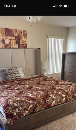 King Size Bed And Dresser 