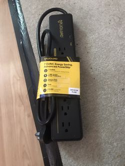 7 Outlet Power Strip