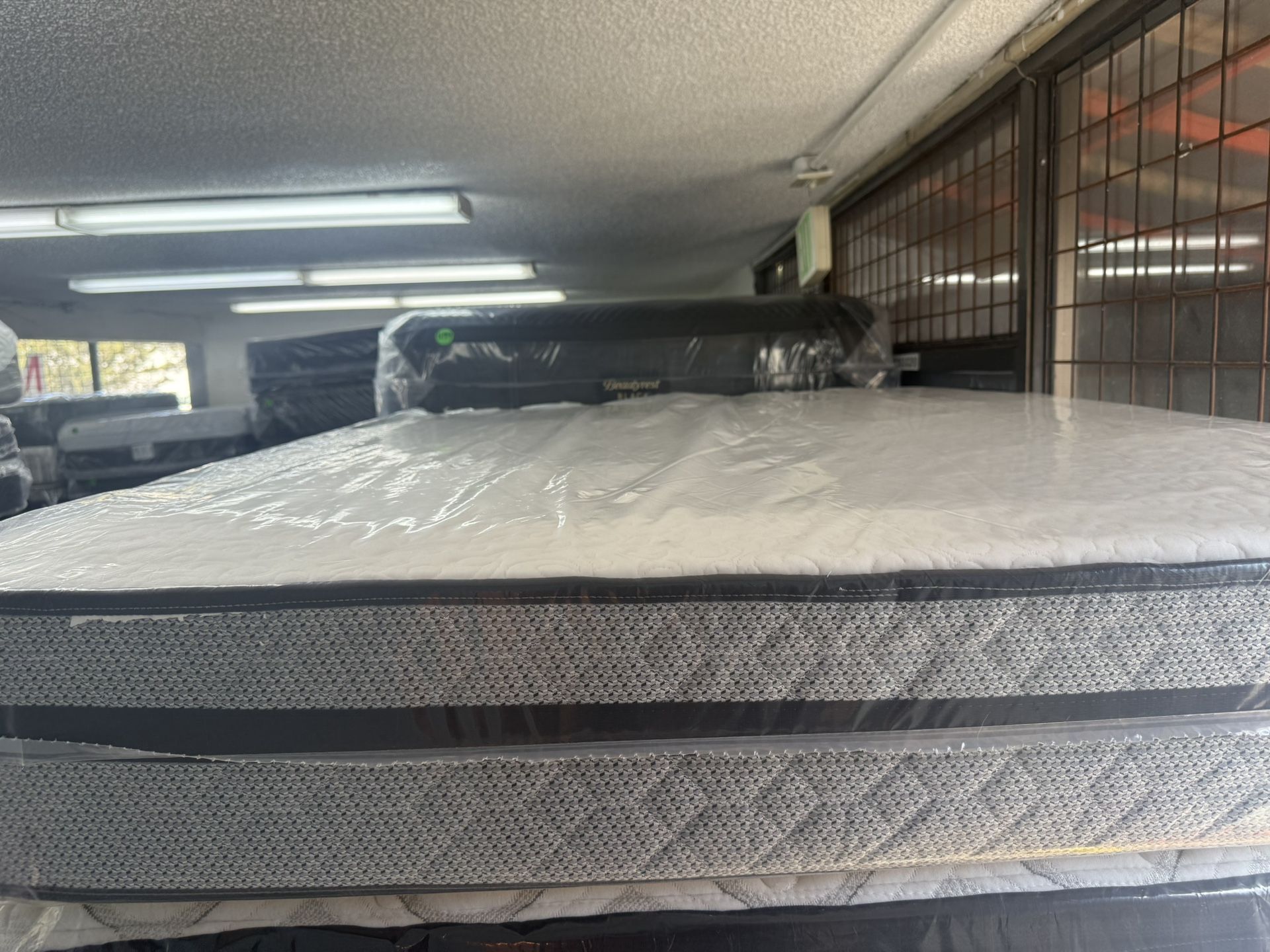 FULL SIZE MATTRESS & BOX SPRING BED SET