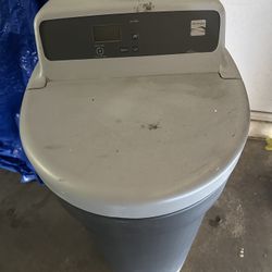 Kenmore Water Softener.. Works But Parts Too
