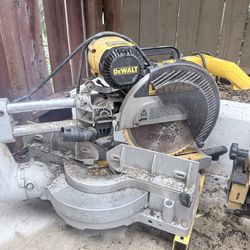 Dewalt Saw