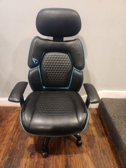DPS Centurion Gaming Chair with Adjustable Headrest