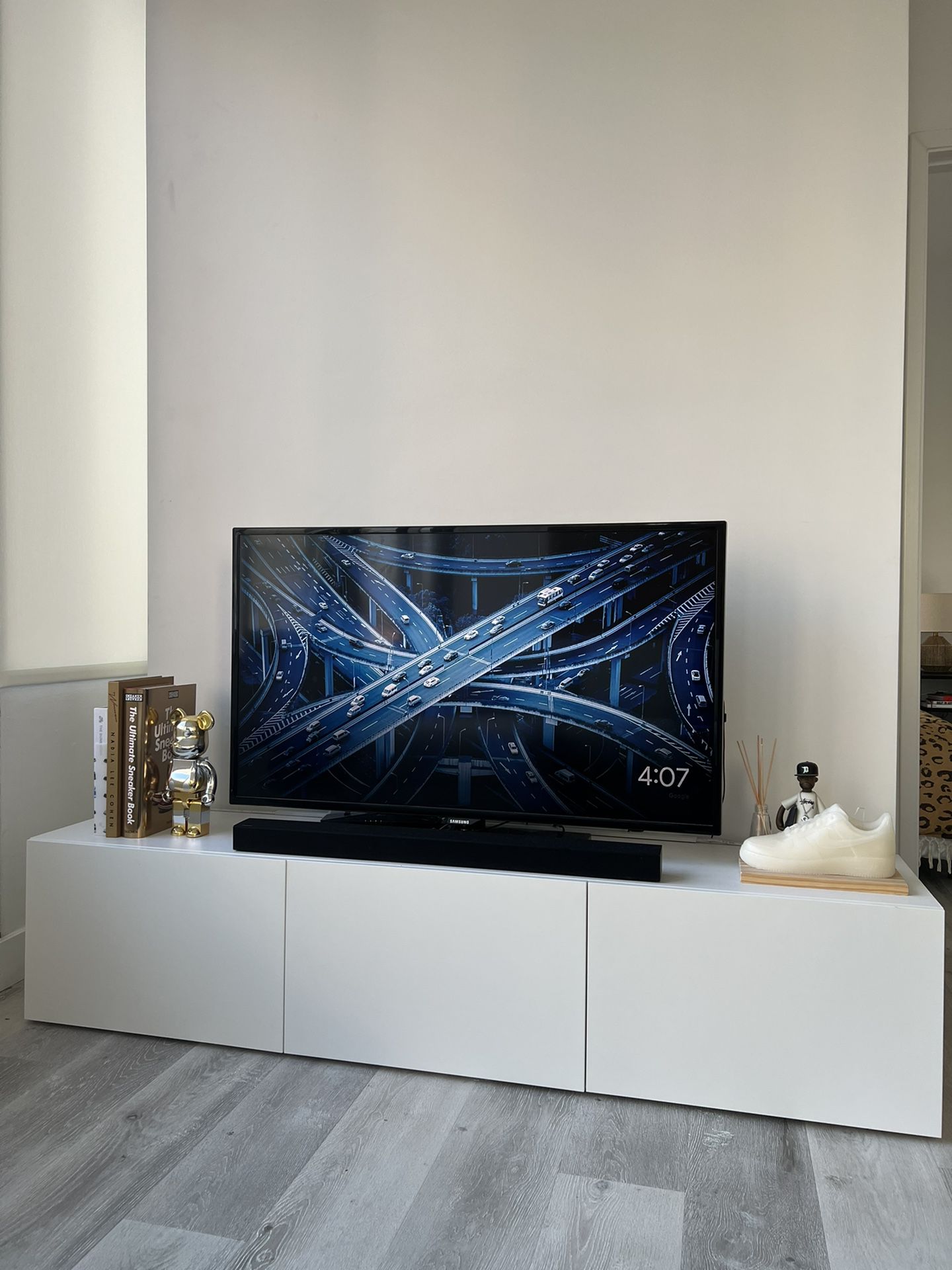 Samsung 46” TV UN46EH6000F + Chromecast (1st gen)