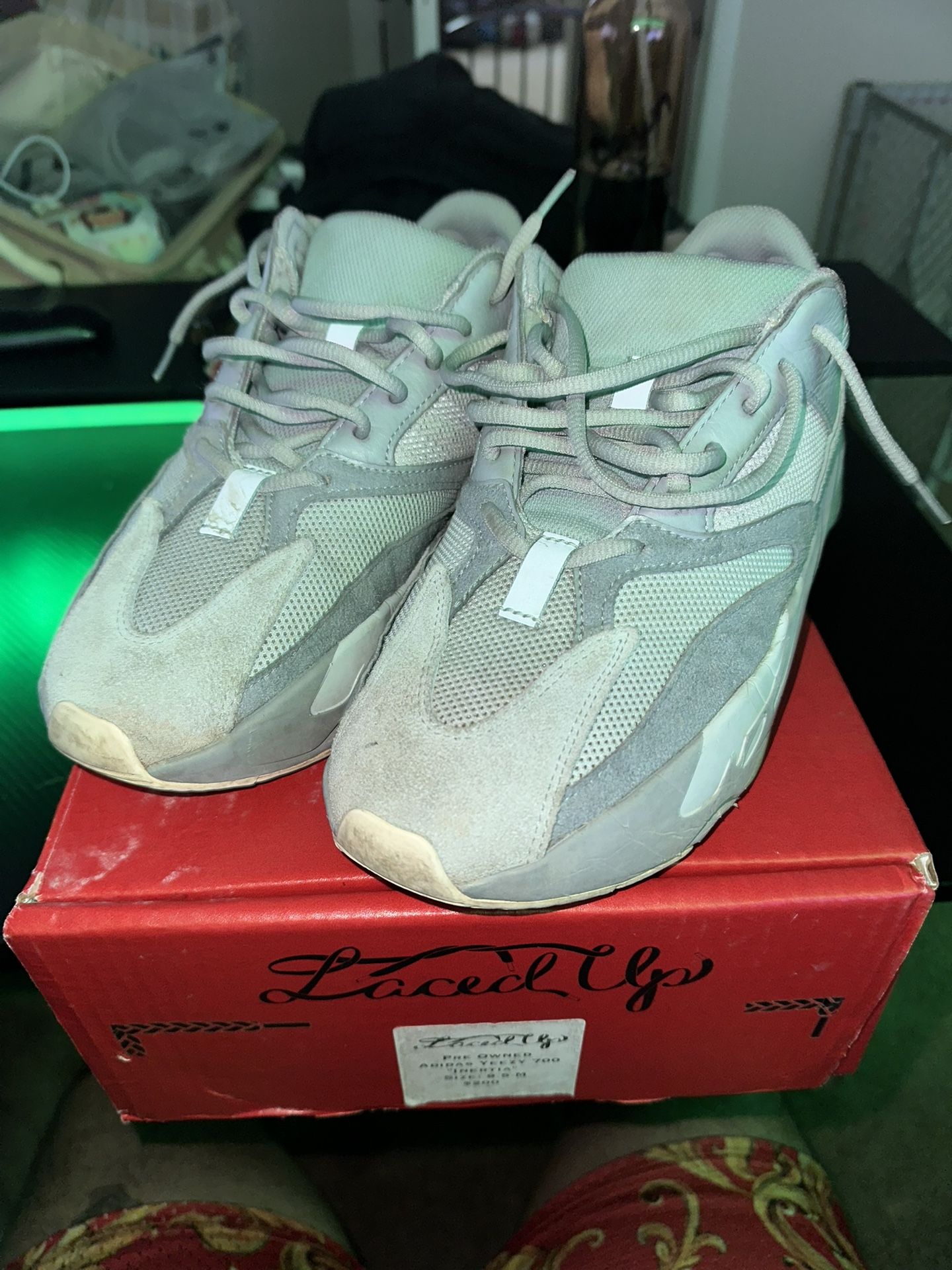 Yeezy 700 “interia” Size 9.5