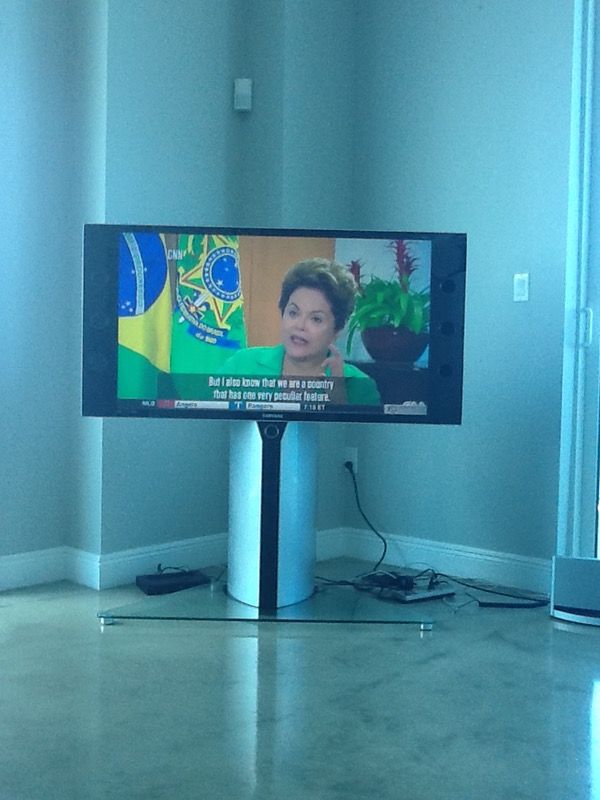 Samsung HL-P5085W 50" HDTV-ready rear-projection DLP TV with built-in pedestal stand