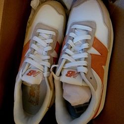New Balance 237 Authentic Size 8.5 