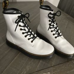 Dr Marten Boots