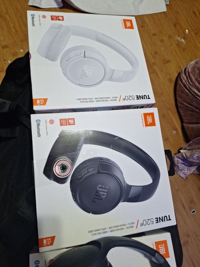 JBL Tune520BT Wireless Headphones 