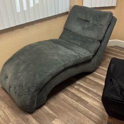 Chaise Lounge Chair