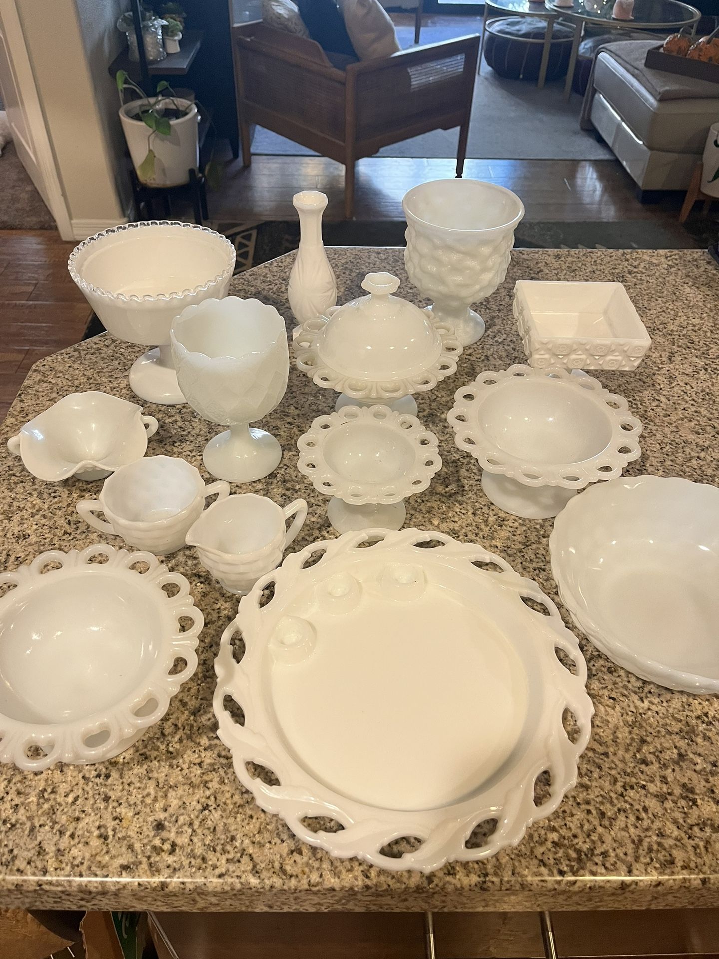 ✨ Lot of 14 Antique Milk Glass Pieces – Beautiful Collection! ✨