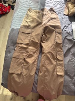 Size m cargos for women brown