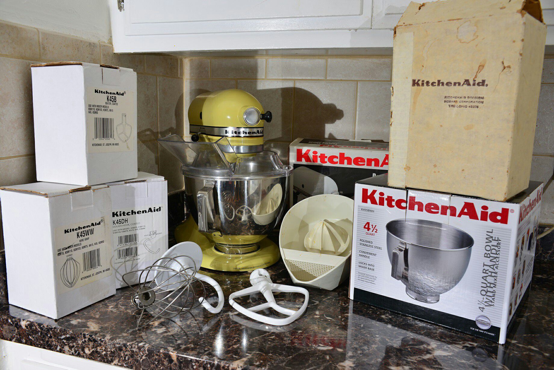 HOBART - KITCHENAID K45 MIXER - LATE PRE-SOLID STATE - BOWL, JUICER, POURING SHIELD, ATTACHMENTS