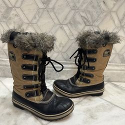 Size 7.5 Sorel Tofino Waterproof Winter Boots